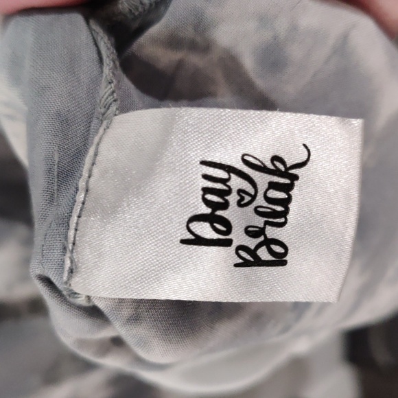 Daybreak 100% Rayon Women's Cloth & Stone Watercolor Gray/White  Dress Large - Picture 4 of 6